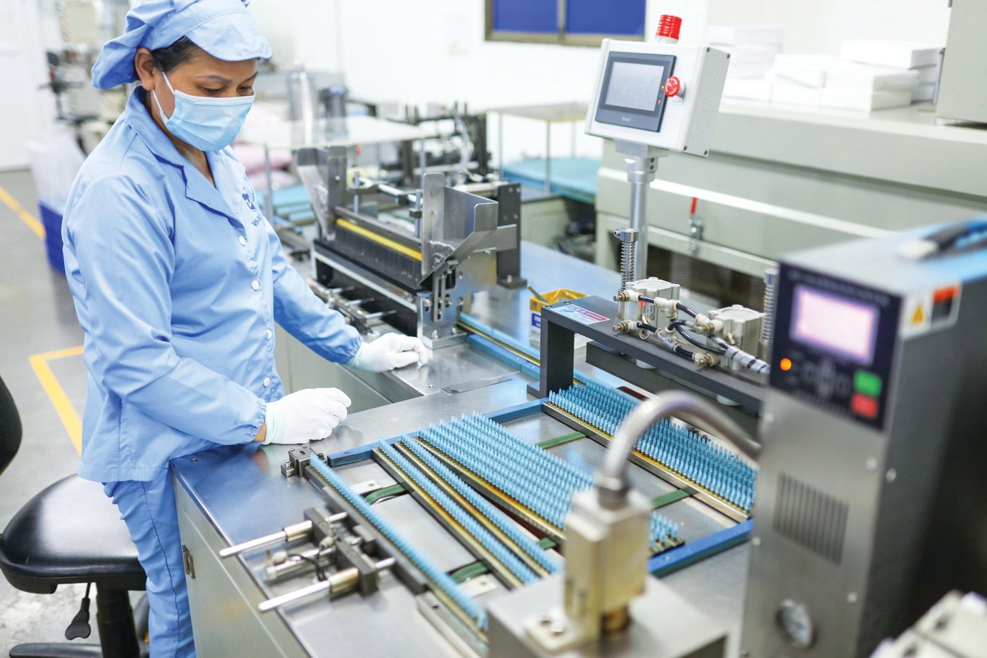 Nhiều doanh nghiệp cố gắng tổ chức sản xuất, giữ chân người lao động ảnh: Như Ý Nhiều doanh nghiệp cố gắng tổ chức sản xuất, giữ chân người lao động ảnh: Như Ý