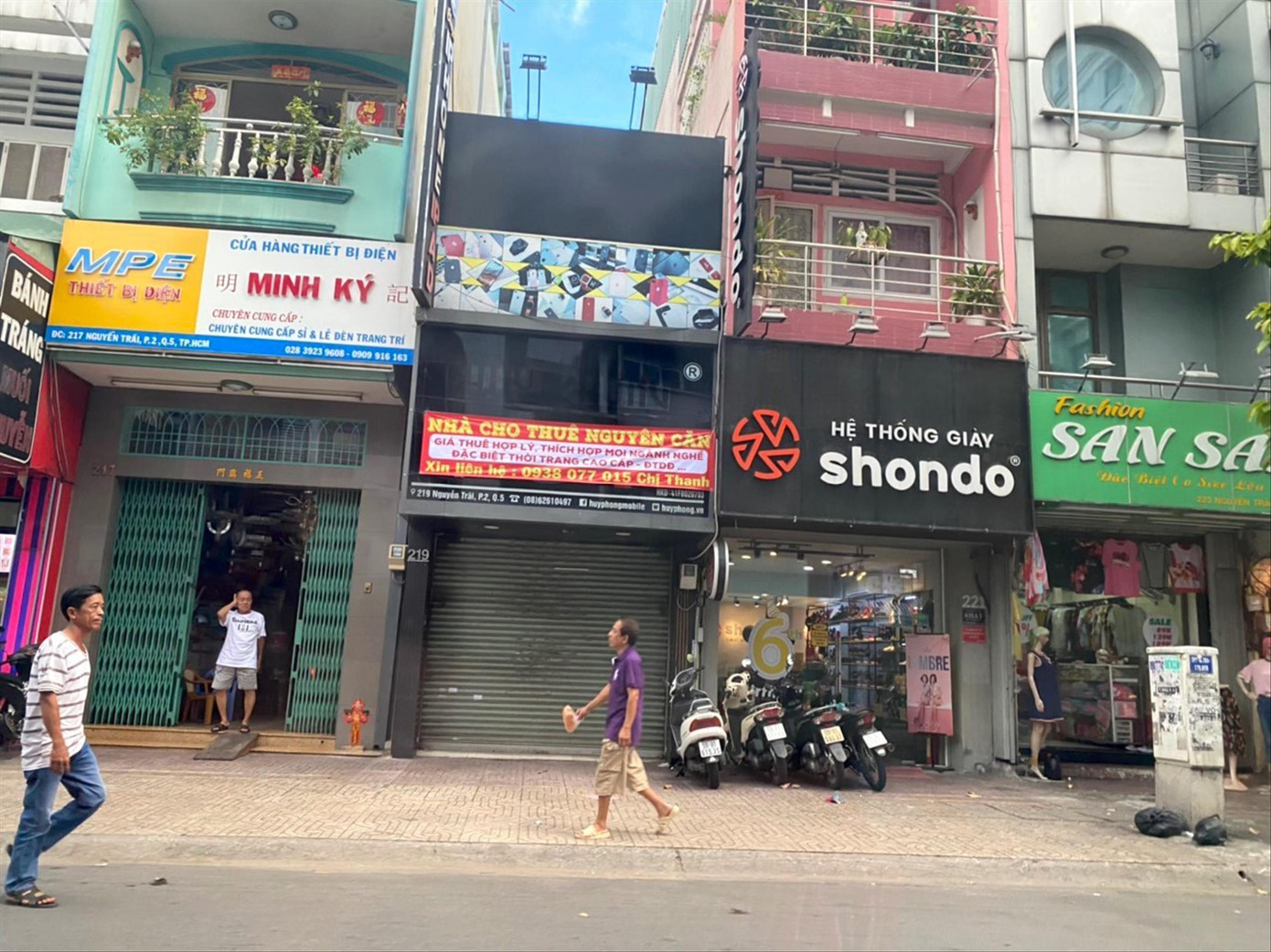 Mặt bằng trên phố thời trang Nguyễn Trãi, quận 5, TPHCM bị bỏ không Mặt bằng trên phố thời trang Nguyễn Trãi, quận 5, TPHCM bị bỏ không