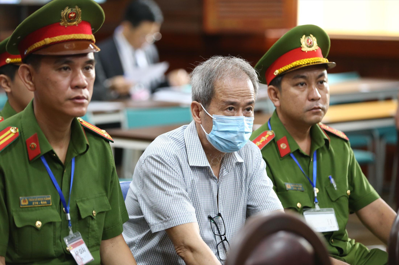 Bị cáo Nguyễn Văn Hưng - cựu Phó Chánh Thanh tra NHNN tại phiên tòa. Ảnh: Duy Anh