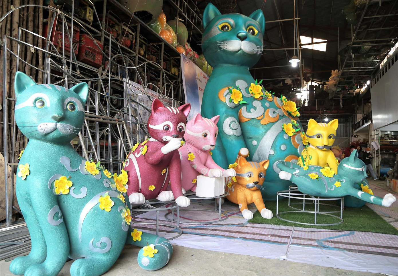Linh vật mèo dành cho Đường Hoa Nguyễn Huệ Tết Quý Mão đã sẵn sàng Linh vật mèo dành cho Đường Hoa Nguyễn Huệ Tết Quý Mão đã sẵn sàng