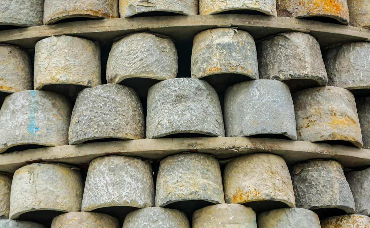 Tháp Thần Nông được dự đoán sẽ đẹp hơn nhiều khi rêu phong phủ kín những chiếc cối đá có tuổi đời hàng trăm năm này