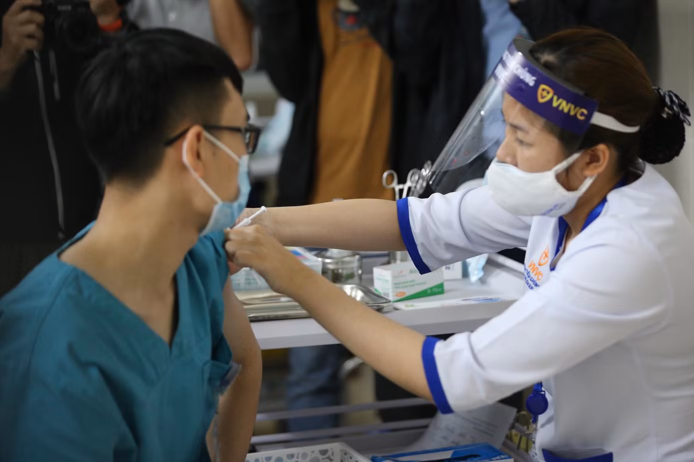 Bộ Y tế đề nghị lập các Tổ công tác đặc biệt thúc đẩy tiêm vắc xin. Ảnh: Hà Minh Bộ Y tế đề nghị lập các Tổ công tác đặc biệt thúc đẩy tiêm vắc xin. Ảnh: Hà Minh