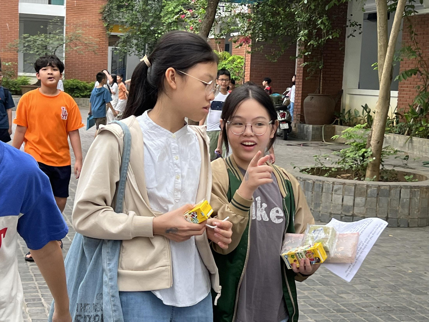 Học sinh lớp 5 Hà Nội thi tuyển vào lớp 6 Trường Lương Thế Vinh, ngày 14/4 vừa qua. Ảnh: Quỳnh Anh Học sinh lớp 5 Hà Nội thi tuyển vào lớp 6 Trường Lương Thế Vinh, ngày 14/4 vừa qua. Ảnh: Quỳnh Anh