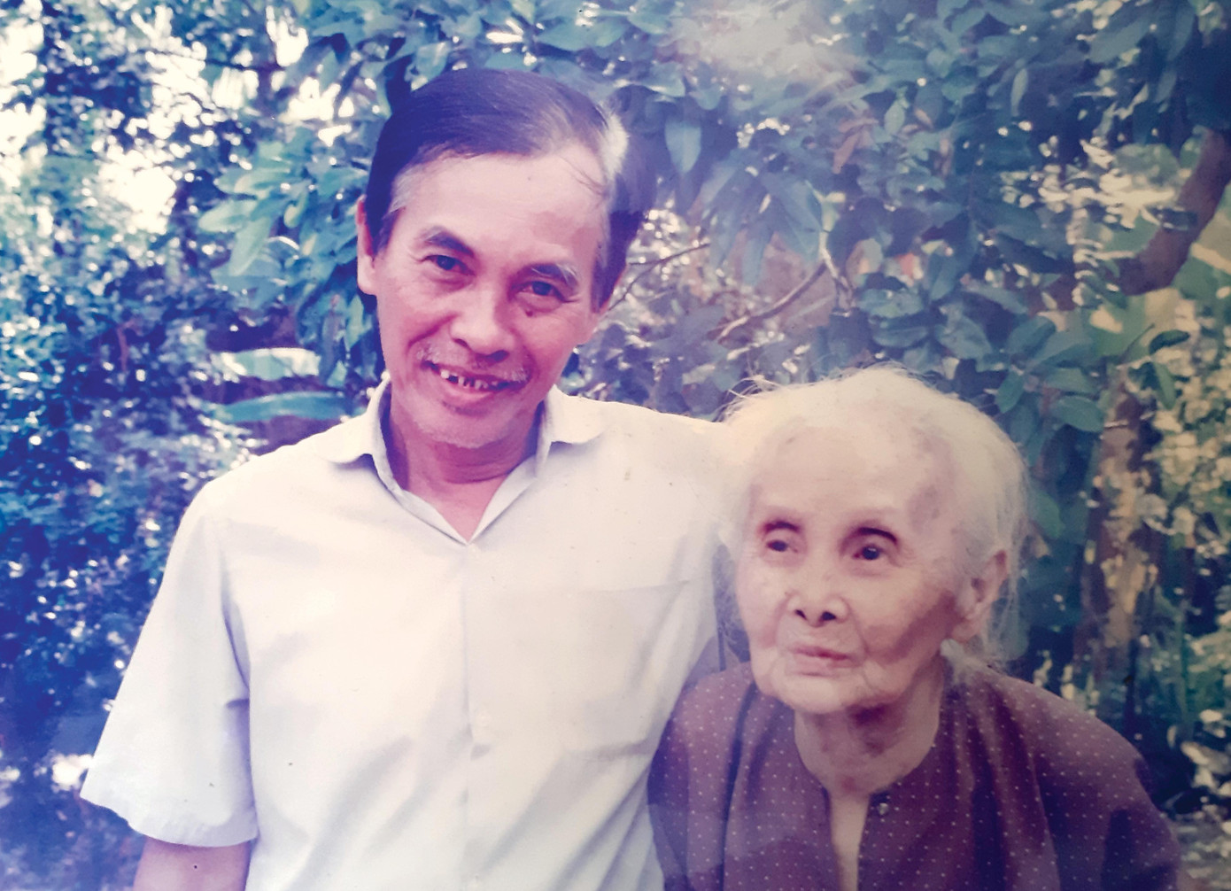 Lê Văn Thức và mẹ- Bà Trần Thị Bính