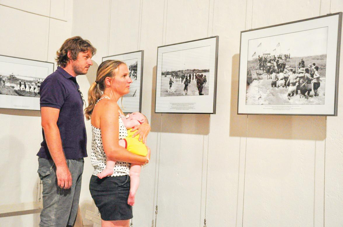 Sức hấp dẫn Triển lãm ảnh Chống Mỹ cứu nước của Việt Nam. Ảnh: Chu Chí Thành