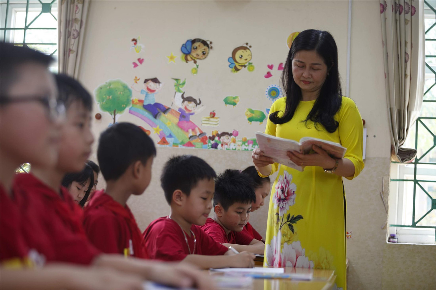 Chưa có phương án thay thế SGK bản cứng Ảnh: Nghiêm Huê