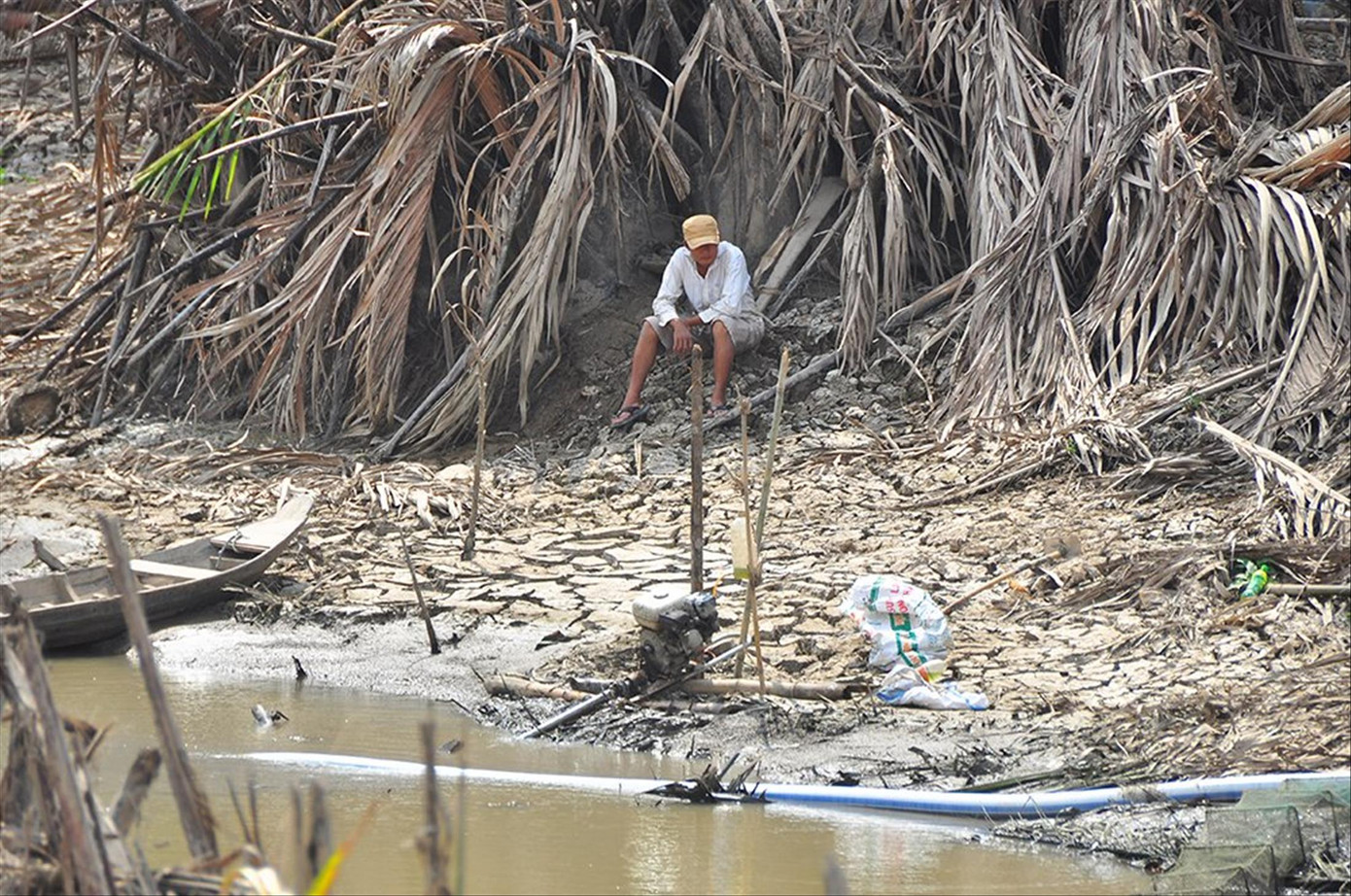 Tình trạng suy thoái, cạn kiệt nguồn nước tại Đồng bằng sông Cửu Long Ảnh: Hoà Hội