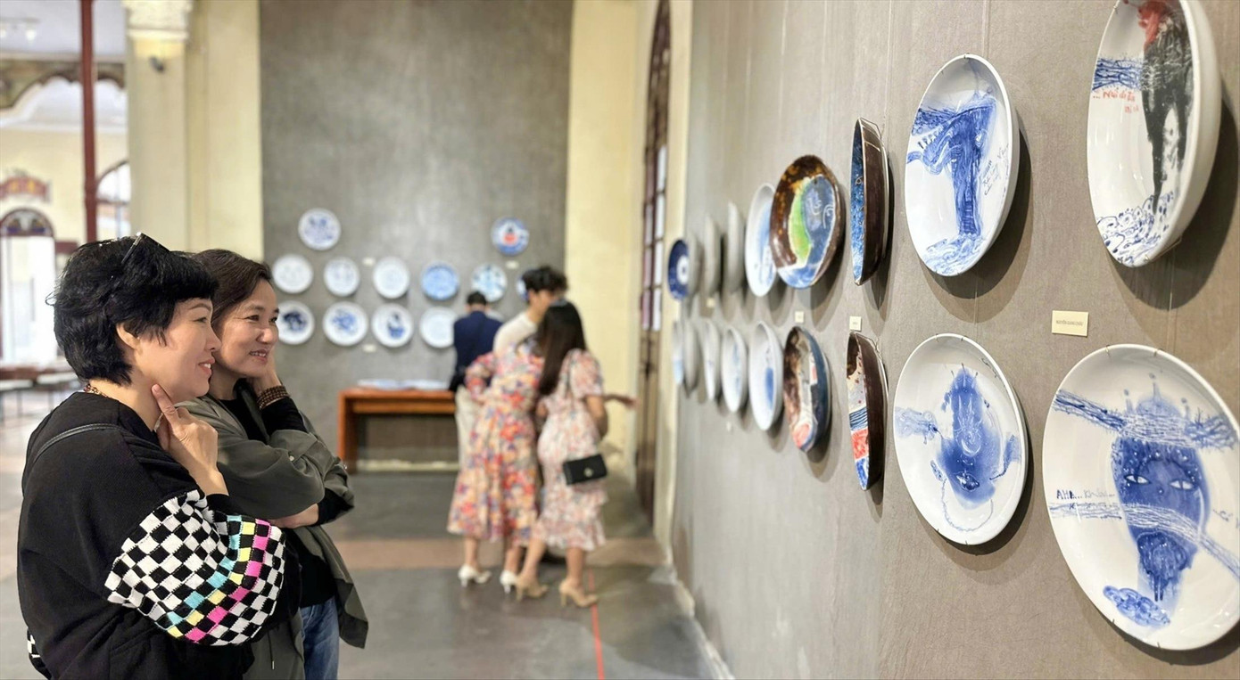 Triển lãm “Gốm Thiệp” có thể coi là một hướng đi mới trong việc khai thác di sản của nhà văn theo một ngôn ngữ biểu hiện khác