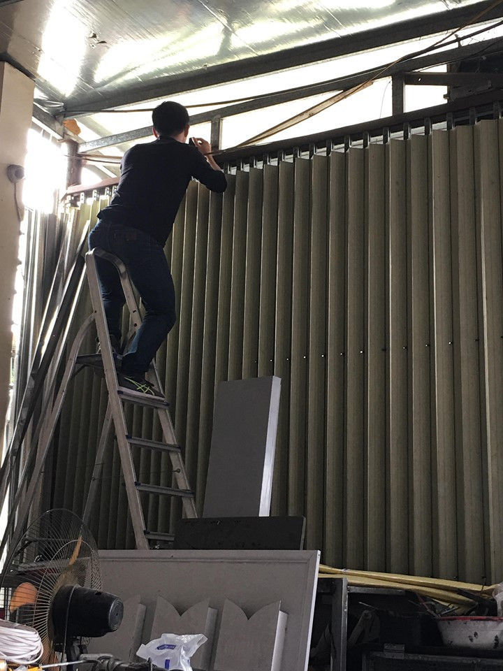 Phóng viên Dương Hưng tác nghiệp trong vụ việc “làm luật” như ảo thuật