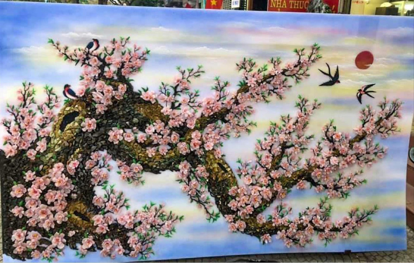Bức tranh đá quý hoa đào hàng trăm triệu đồng hút khách Bức tranh đá quý hoa đào hàng trăm triệu đồng hút khách