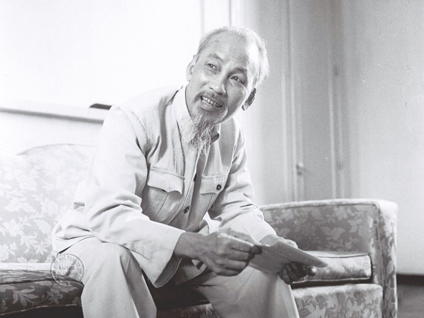 Chủ tịch Hồ Chí Minh đã đặt nền móng trực tiếp và chỉ đạo, dẫn dắt sự phát triển của nền ngoại giao cách mạng Việt Nam. (Ảnh: Quochoi.vn)