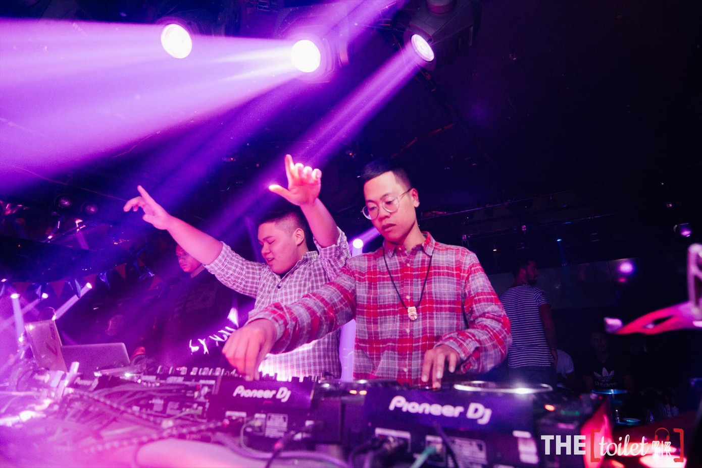 Một buổi biểu diễn của Bùi Việt khi anh còn là một DJ