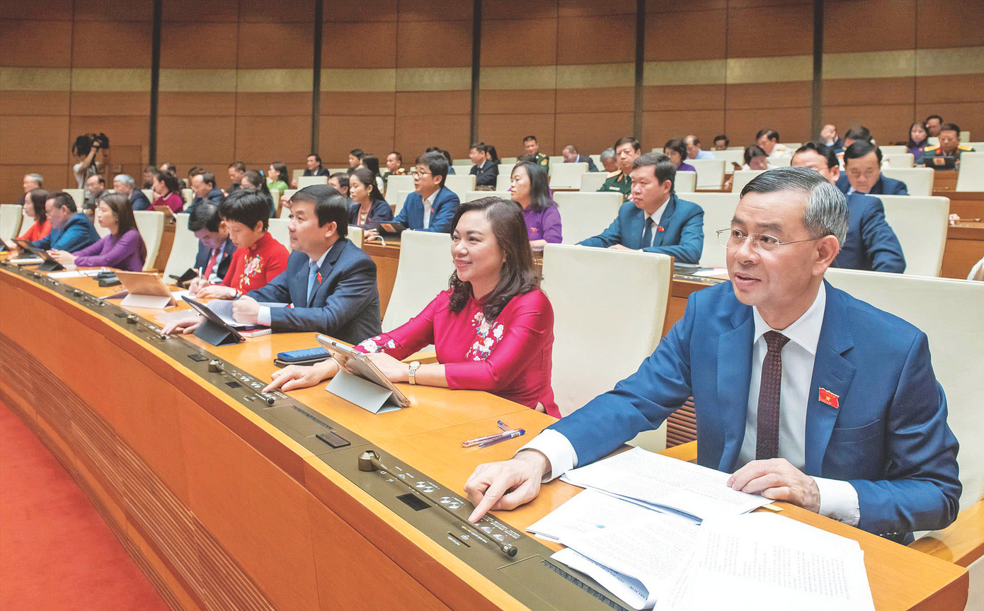 Nhiều quyết sách mang tính lịch sử được Quốc hội thông qua tại Kỳ họp thứ 8. Ảnh: PV Nhiều quyết sách mang tính lịch sử được Quốc hội thông qua tại Kỳ họp thứ 8. Ảnh: PV