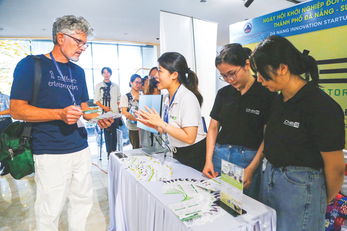 Đà Nẵng thu hút rất nhiều sự hỗ trợ mạnh mẽ từ các đơn vị hỗ trợ khởi nghiệp, các chuyên gia nước ngoài. Ảnh: Giang Thanh Đà Nẵng thu hút rất nhiều sự hỗ trợ mạnh mẽ từ các đơn vị hỗ trợ khởi nghiệp, các chuyên gia nước ngoài. Ảnh: Giang Thanh