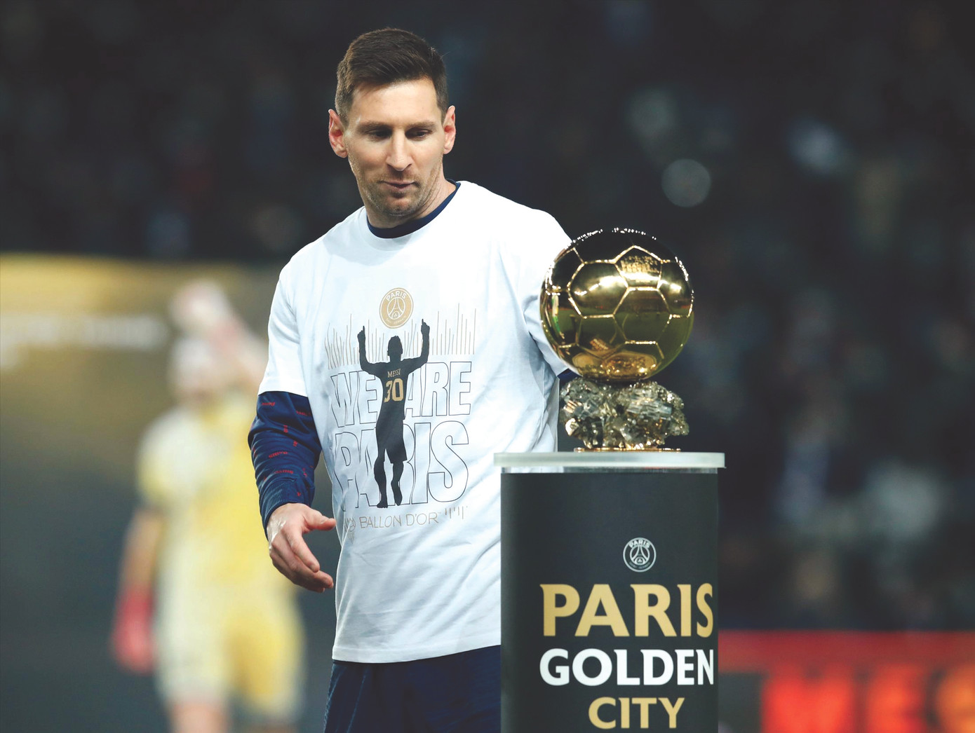 Messi giới thiệu Quả bóng Vàng 2021 tại Parc des Princes. Ảnh: Getty Images Messi giới thiệu Quả bóng Vàng 2021 tại Parc des Princes. Ảnh: Getty Images