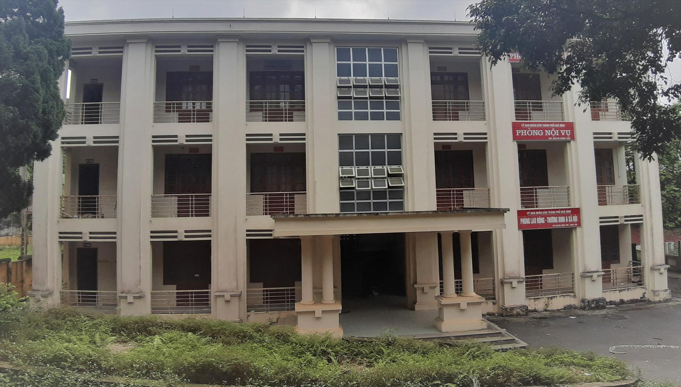 Một trụ sở cơ quan dôi dư sau sáp nhập tại Hòa Bình. Ảnh: HC Một trụ sở cơ quan dôi dư sau sáp nhập tại Hòa Bình. Ảnh: HC