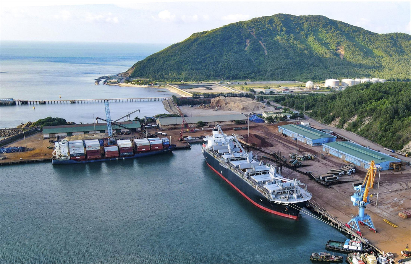 Hệ thống cảng biển ở Khu kinh tế Vũng Áng