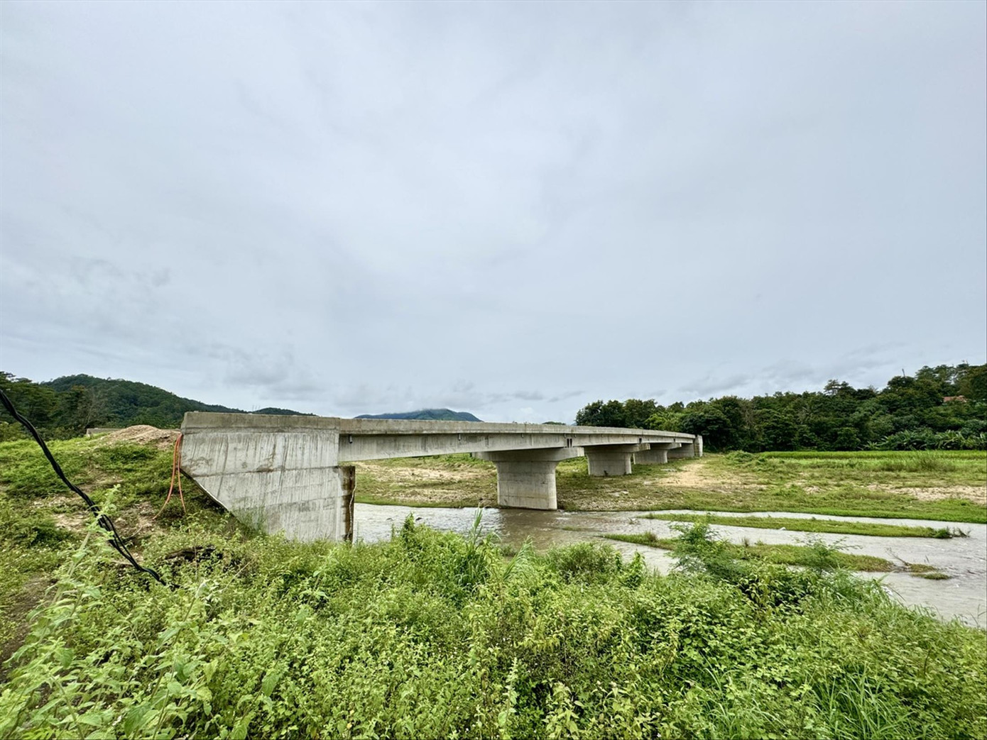 Cầu 16/5 đã dừng thi công hơn 1 năm nay Cầu 16/5 đã dừng thi công hơn 1 năm nay