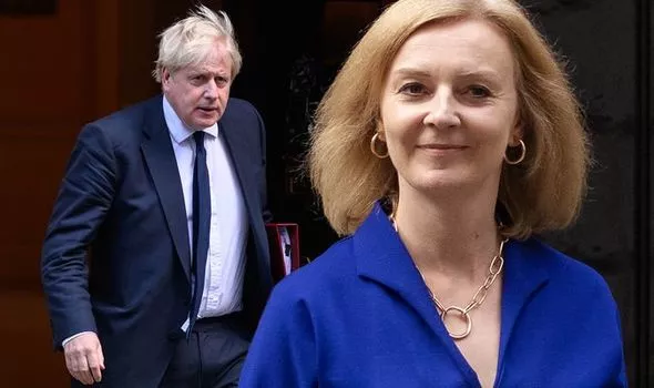 Bà Liz Truss đã chính thức thay ông Boris Johnson làm Thủ tướng Anh Ảnh: Express