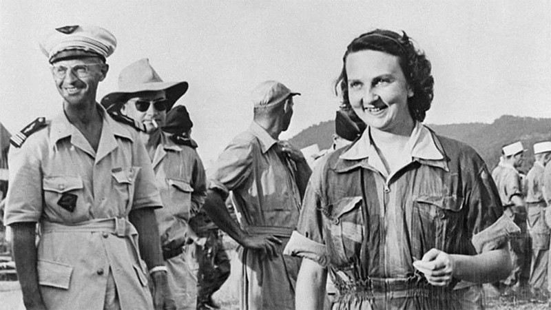 Bà Geneviève de Galard thời điểm trở về từ Điện Biên Phủ Nguồn: TTXVN Bà Geneviève de Galard thời điểm trở về từ Điện Biên Phủ Nguồn: TTXVN