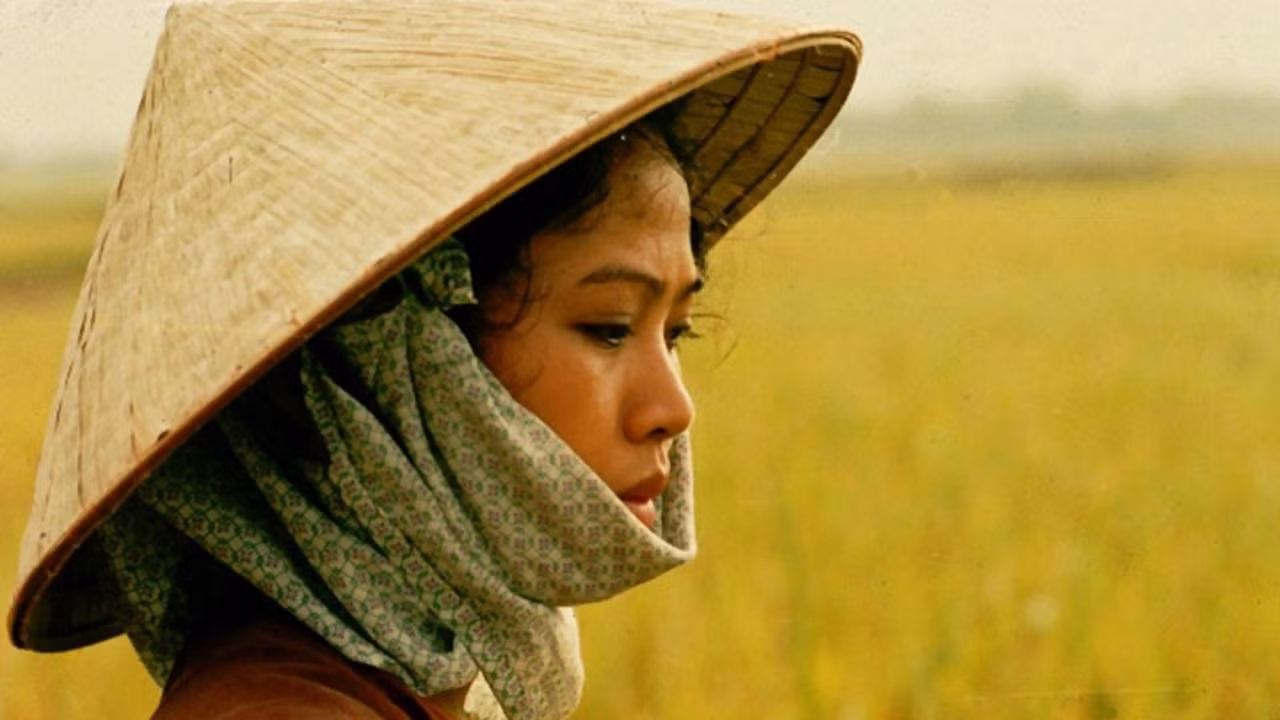 Liền chị quan họ Thúy Hường trong vai chị Ngữ Liền chị quan họ Thúy Hường trong vai chị Ngữ