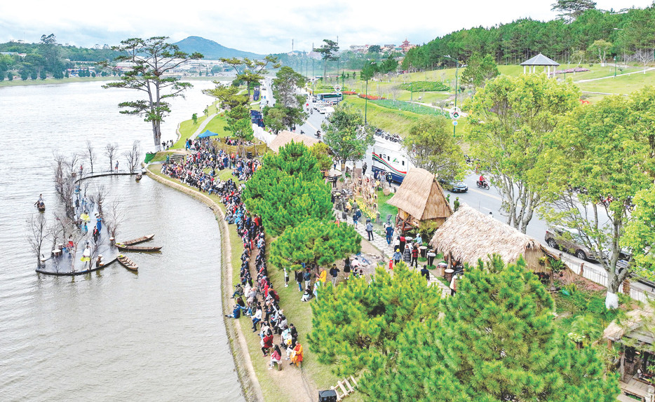 Toàn ảnh không gian triển lãm Thiên đường Tây Nguyên