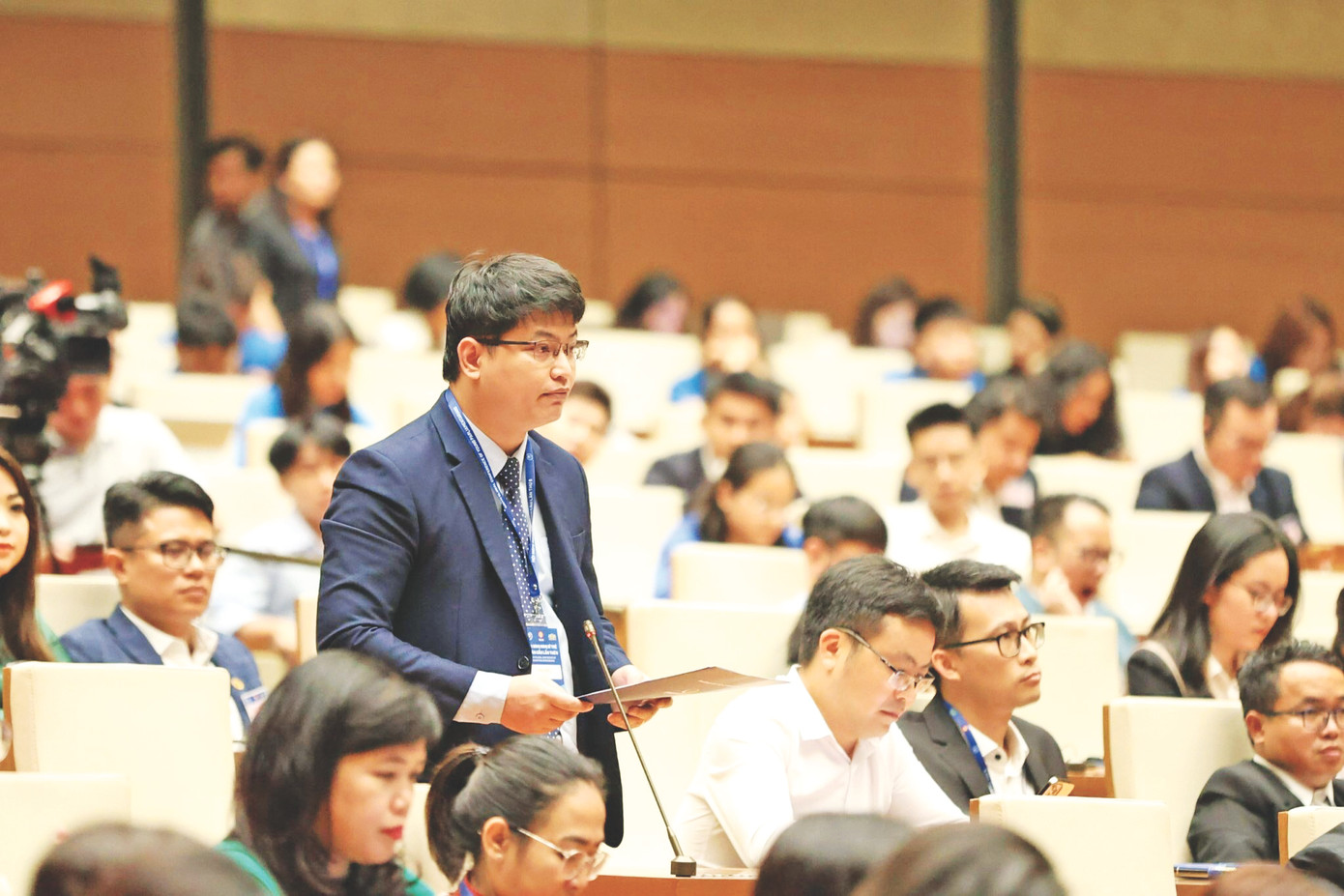 TS Trương Thanh Tùng tham luận tại tọa đàm về “Tăng cường năng lực số cho thanh niên” trong khuôn khổ Hội nghị Nghị sĩ trẻ toàn cầu lần thứ 9. Ảnh: Trọng Tài TS Trương Thanh Tùng tham luận tại tọa đàm về “Tăng cường năng lực số cho thanh niên” trong khuôn khổ Hội nghị Nghị sĩ trẻ toàn cầu lần thứ 9. Ảnh: Trọng Tài