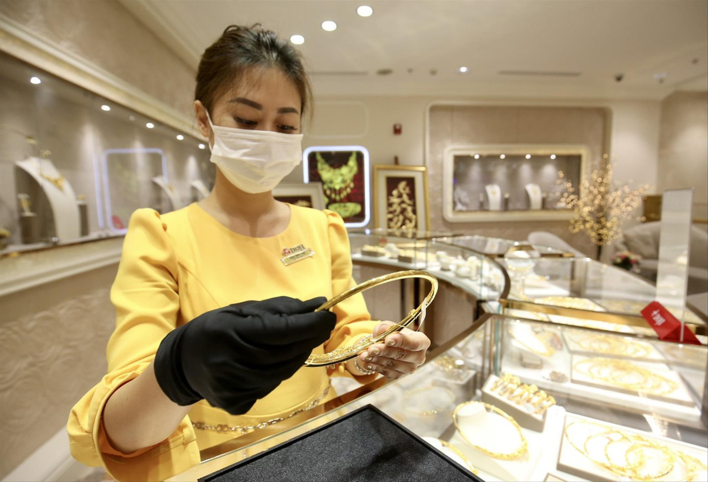 Giá vàng trong nước cao hơn giá vàng thế giới gần 20 triệu đồng/lượng ảnh minh hoạ Giá vàng trong nước cao hơn giá vàng thế giới gần 20 triệu đồng/lượng ảnh minh hoạ