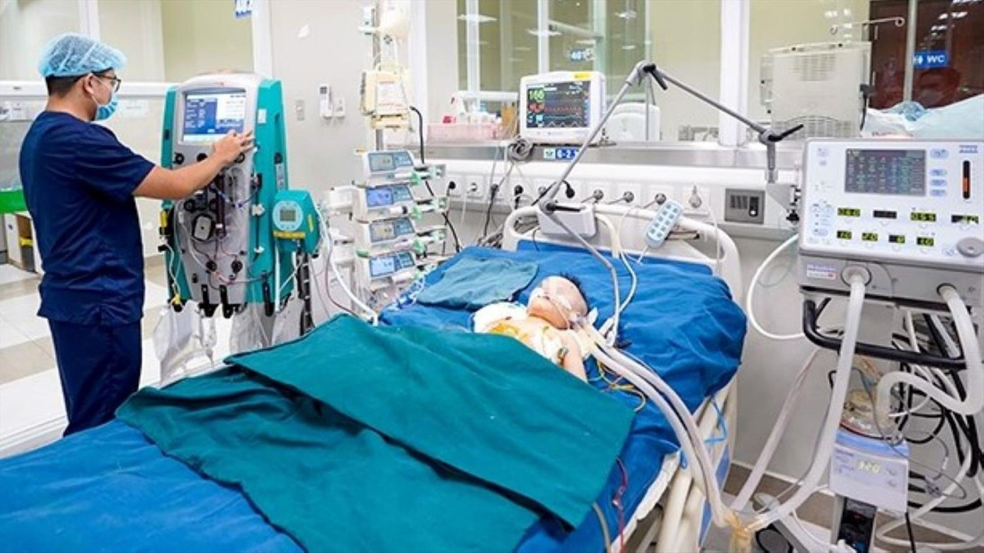 Bệnh nhi nhiễm trùng huyết được điều trì tại Bệnh viện Nhi TƯ Bệnh nhi nhiễm trùng huyết được điều trì tại Bệnh viện Nhi TƯ