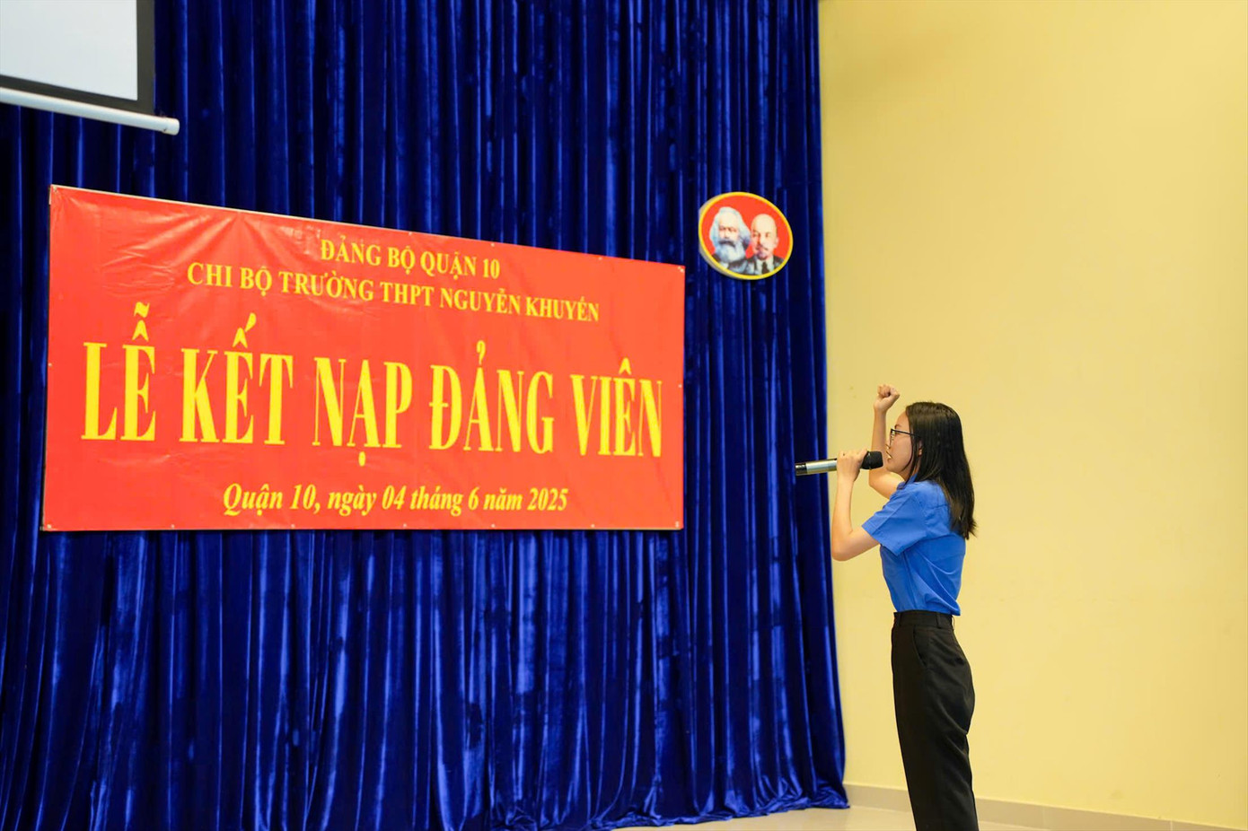 Lê Ngọc Mỹ Trâm tuyên thệ tại lễ kết nạp Đảng