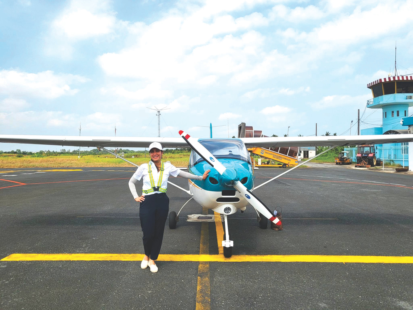 Chị Hồ Thanh Hương - CEO Bluesky Airways trong khóa huấn luyện phi công lái máy bay tư nhân