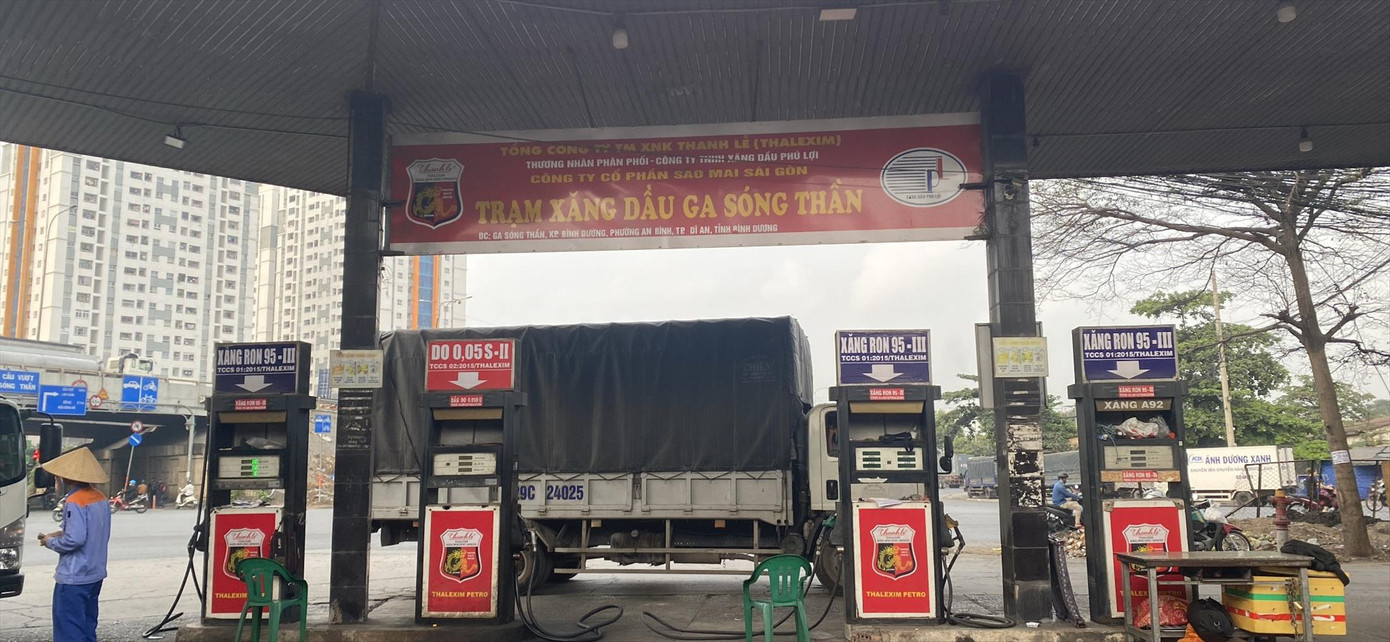 Nếu để doanh nghiệp xăng dầu tự quyết giá bán sẽ là bước đột phá trong quản lý thị trường xăng dầu Ảnh: Nguyễn Bằng