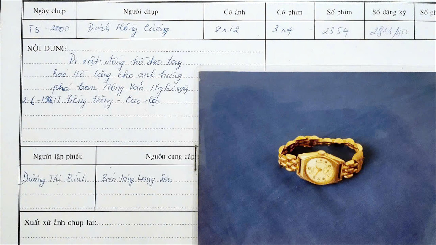 Chiếc đồng hồ Bác Hồ tặng Anh hùng Nông Văn Nghi được lưu giữ tại Bảo tàng tỉnh Lạng Sơn. Ảnh: Duy Chiến.