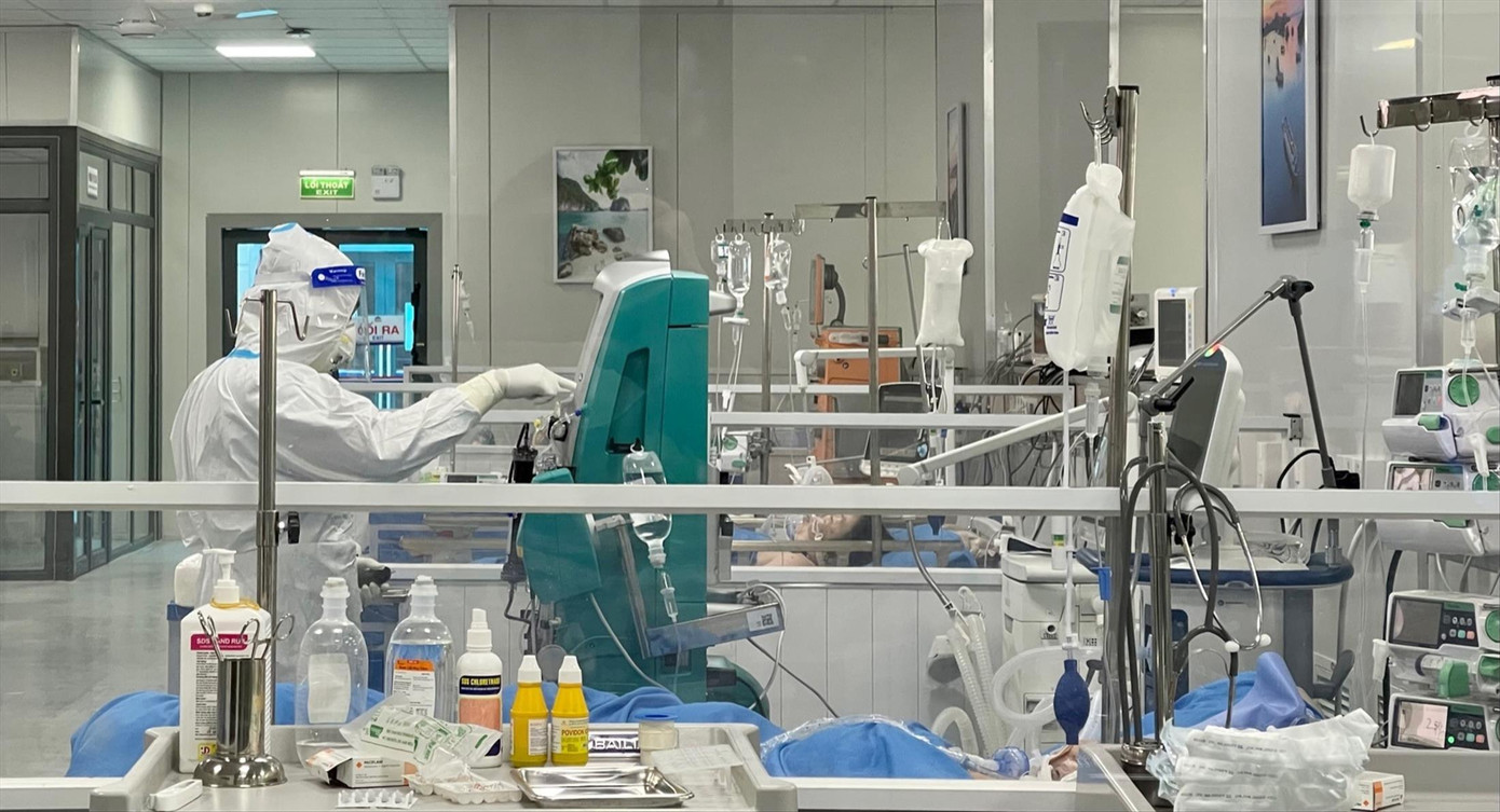 Bệnh nhân COVID-19 nặng đang tăng Ảnh: Hà Minh