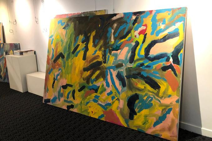 Tác phẩm của họa sĩ Bùi Quang Viễn được hạ xuống tại phòng tranh, chiều 16/8 Ảnh: Mai Nhật Tác phẩm của họa sĩ Bùi Quang Viễn được hạ xuống tại phòng tranh, chiều 16/8 Ảnh: Mai Nhật