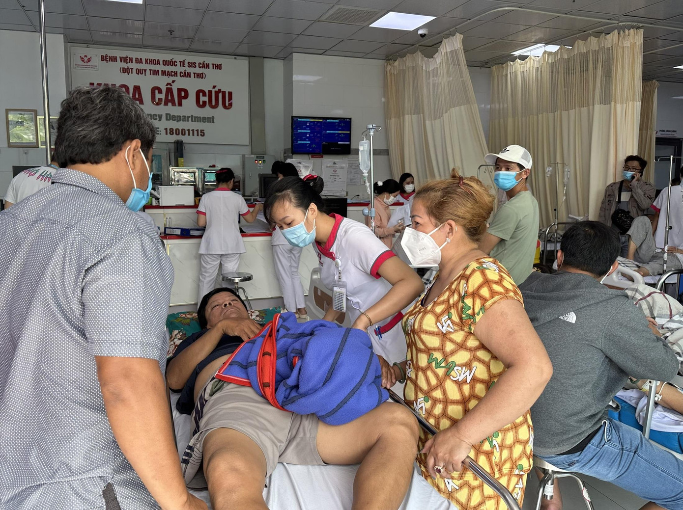 Nhiều trường hợp nhập viện cấp cứu khi đã trễ “giờ vàng”. Ảnh: Vân Sơn