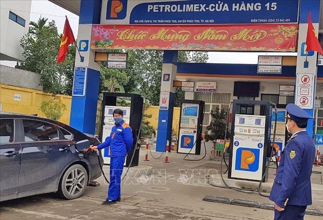 Sẽ đồng loạt thanh tra doanh nghiệp, cửa hàng bán lẻ xăng dầu trên toàn quốc ảnh: TTXVN