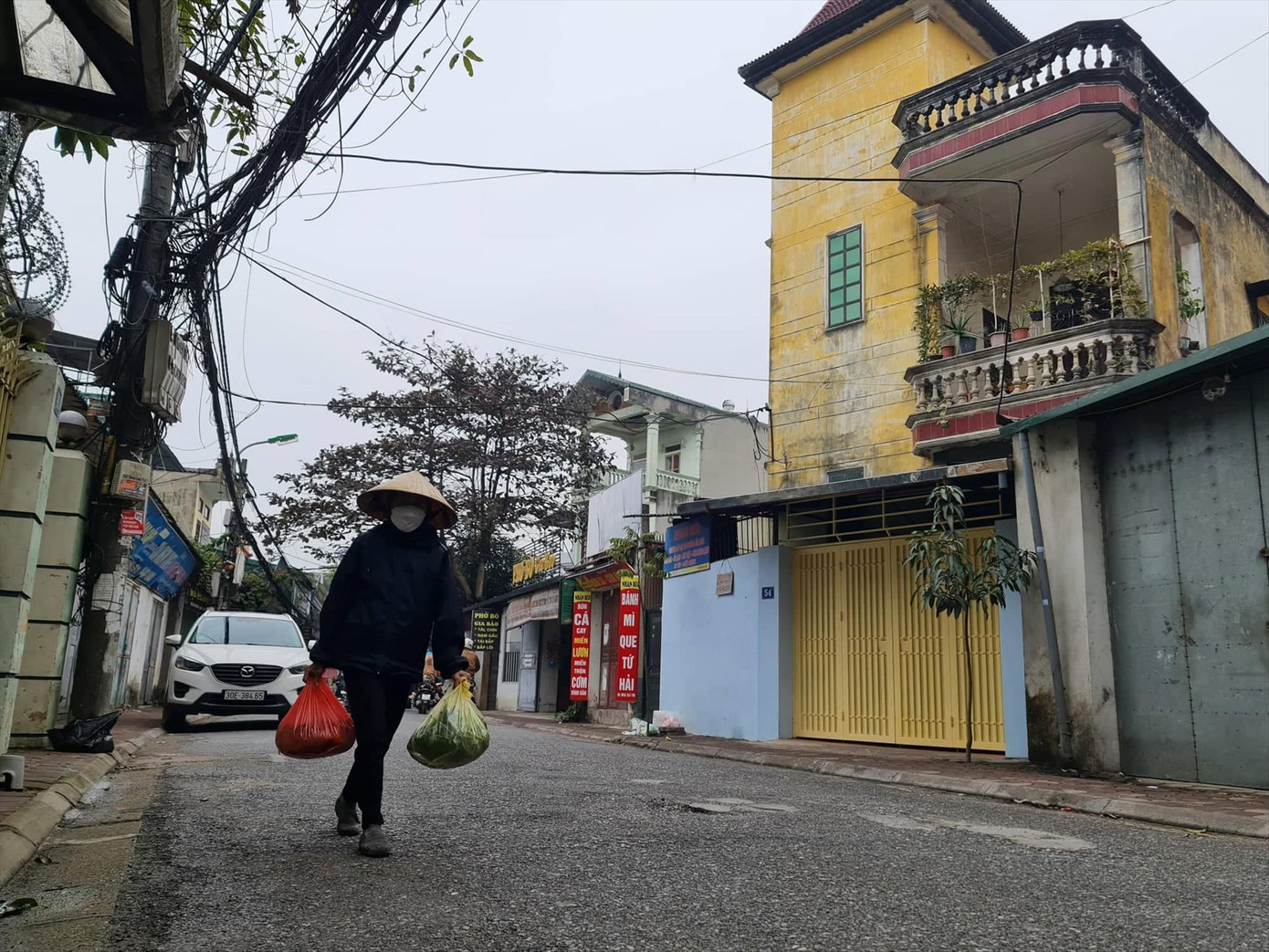 Hàng nghìn hộ dân ở khu vực ngoài đê Bắc Cầu (phường Ngọc Thụy) đang lo lắng vì quy hoạch chưa triển khai Hàng nghìn hộ dân ở khu vực ngoài đê Bắc Cầu (phường Ngọc Thụy) đang lo lắng vì quy hoạch chưa triển khai