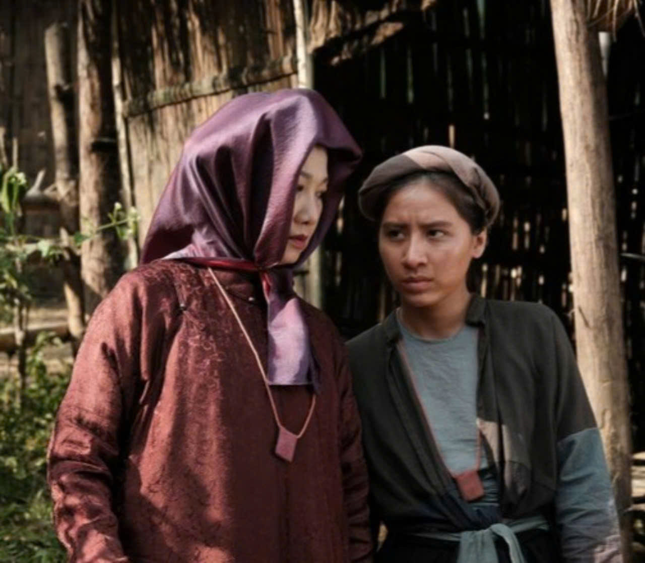 NSND Mỹ Uyên (trái), TikToker Tín Nguyễn (phải) trong Thám tử Kiên: Kỳ án không đầu