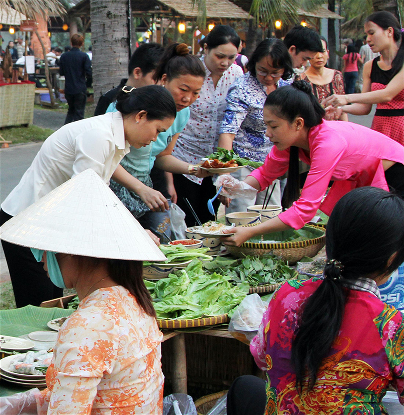 Du khách Việt tại Lễ hội Ẩm thực TPHCM.