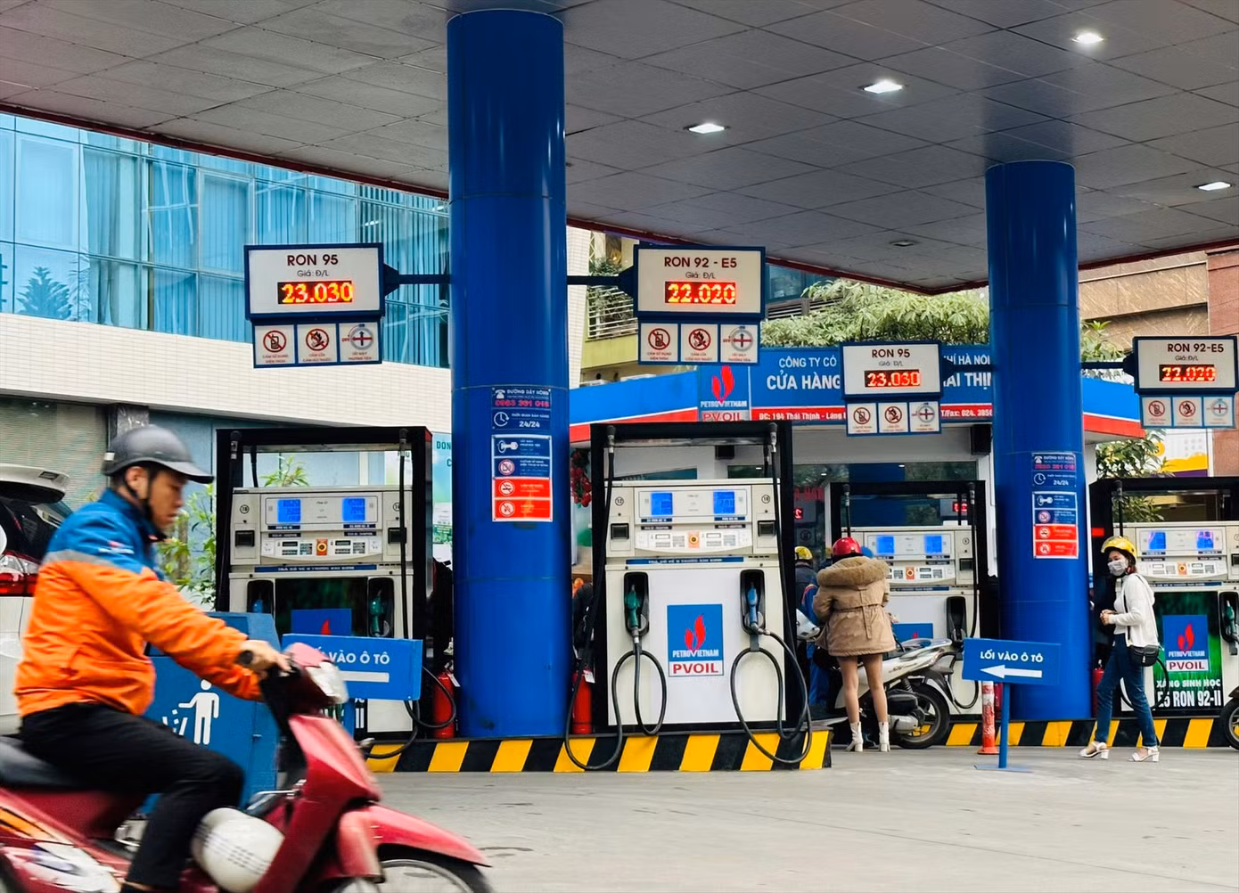 Doanh nghiệp xăng dầu cho biết, mức chiết khấu hiện tại đang khiến các doanh nghiệp bị lỗ lớn. Ảnh: Như Ý Doanh nghiệp xăng dầu cho biết, mức chiết khấu hiện tại đang khiến các doanh nghiệp bị lỗ lớn. Ảnh: Như Ý