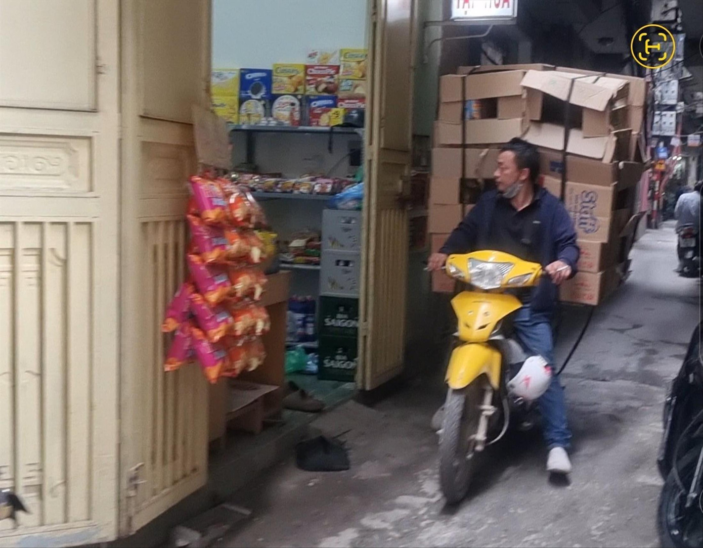 Hệ thống ngõ, ngách tại phường Trung Phụng, quận Đống Đa nhỏ hẹp, hai xe máy khó tránh nhau