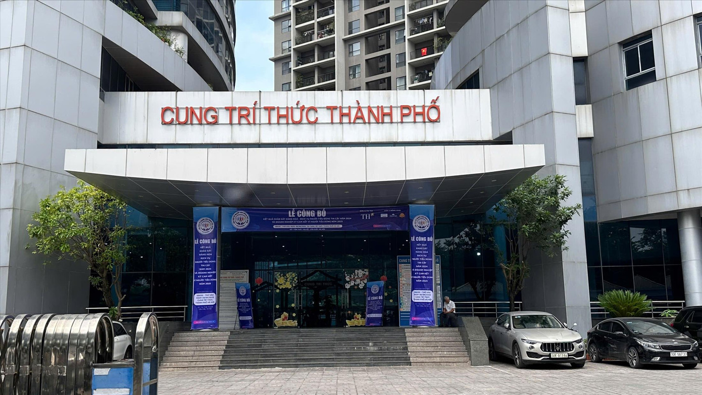 Cung trí thức Hà Nội - một trong những trụ sở công của Hà Nội đang chờ sắp xếp. Ảnh NHƯ Ý