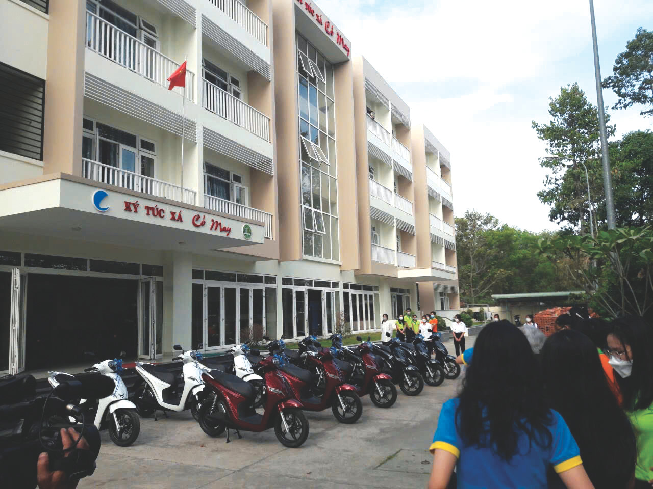 Ký túc xá do doanh nhân Phạm Văn Bên và gia đình đầu tư xây dựng tại Trường đại học Nông Lâm TPHCM Ký túc xá do doanh nhân Phạm Văn Bên và gia đình đầu tư xây dựng tại Trường đại học Nông Lâm TPHCM