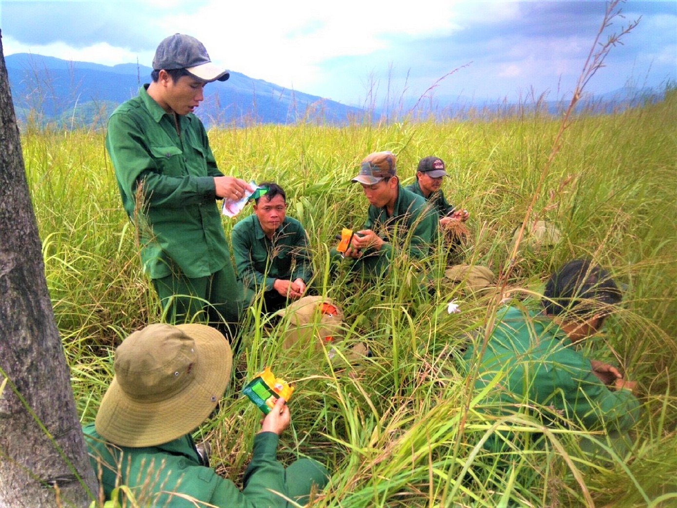 Bữa ăn với mì gói Bữa ăn với mì gói