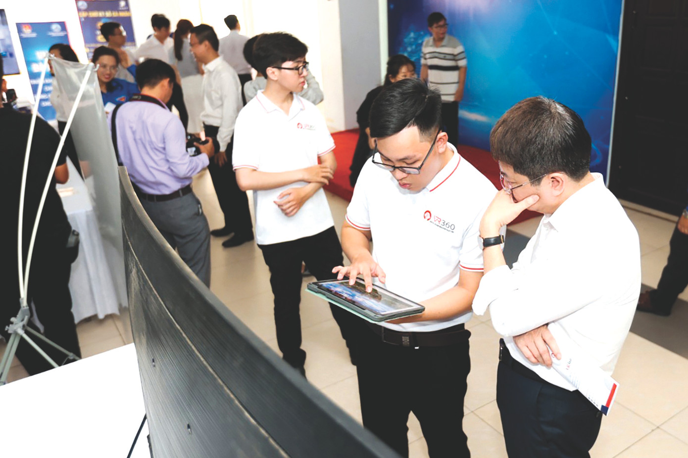 Các start-up được ươm tạo ở Đà Nẵng nhận được nhiều sự hỗ trợ của các start-up đời đầu. Ảnh: Giang Thanh Các start-up được ươm tạo ở Đà Nẵng nhận được nhiều sự hỗ trợ của các start-up đời đầu. Ảnh: Giang Thanh