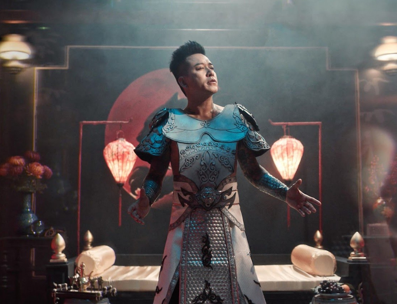 Tuấn Hưng trong MV “Quả táo vàng”