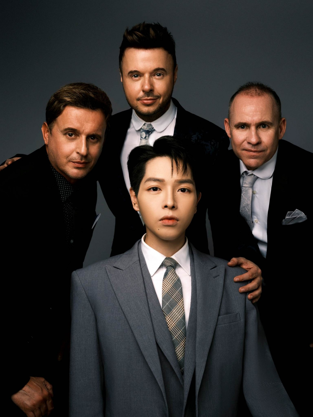 Sự kết hợp với ban nhạc huyền thoại 911 đã đưa tên tuổi Đức Phúc lên một tầm mới