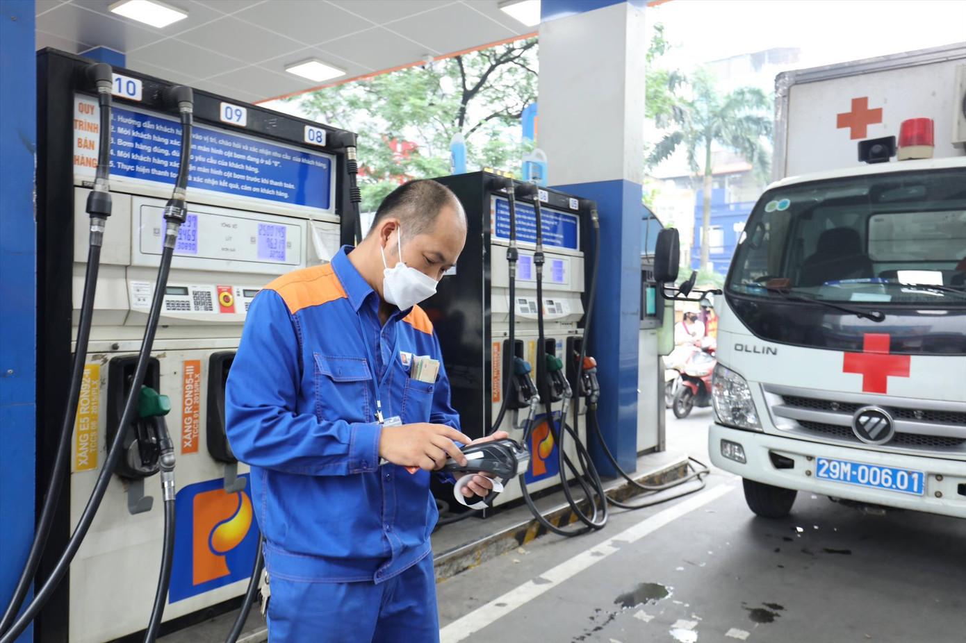 Doanh nghiệp kiến nghị xem xét lại nhiều quy định trong dự thảo về kinh doanh xăng dầu. Ảnh: Như Ý Doanh nghiệp kiến nghị xem xét lại nhiều quy định trong dự thảo về kinh doanh xăng dầu. Ảnh: Như Ý