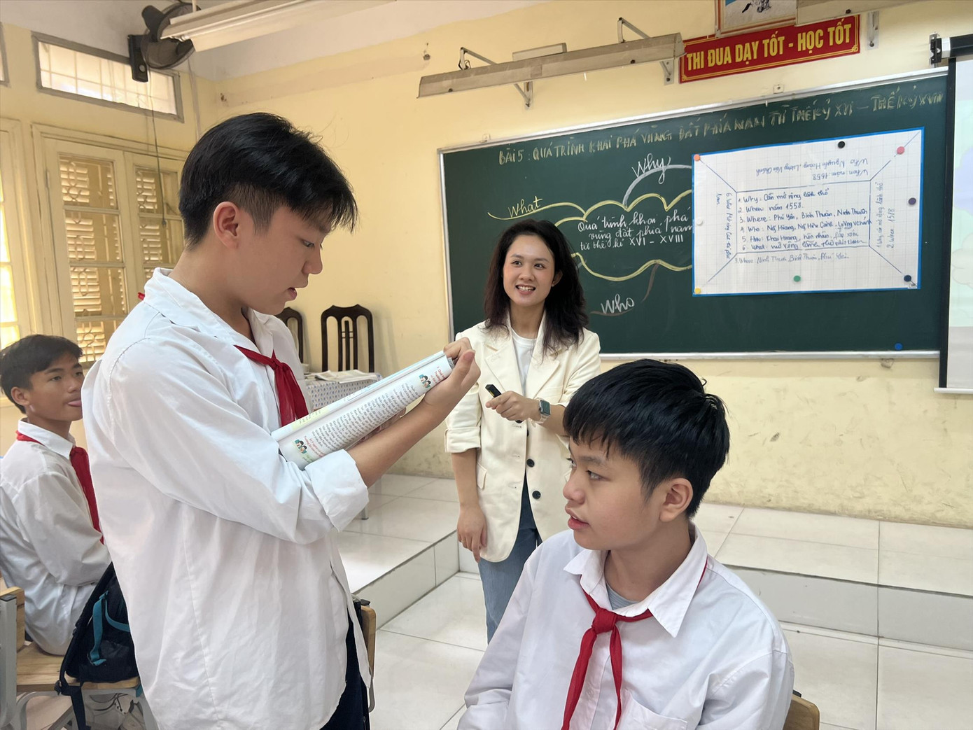 Học sinh cần được tư vấn, định hướng nghề nghiệp sâu hơn từ bậc THCS. Ảnh: Hà Linh Học sinh cần được tư vấn, định hướng nghề nghiệp sâu hơn từ bậc THCS. Ảnh: Hà Linh